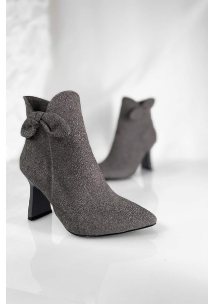 Brıty Fiyonk Detaylı Bilekte Biten Fermuarlı Süet Bot