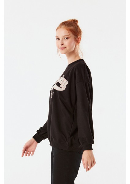 Sunday Baskılı Bisiklet Yaka Sweatshirt fırsatları