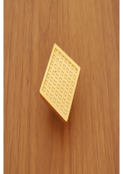 Kareli Sarı Düğme Kulp