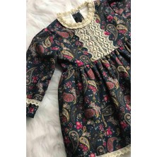 Bertuğ Bebek Dantel Detaylı Şal Desenli Koyu Mavi Çok Renkli Kız Çocuk Bebek Tasarım Elbise