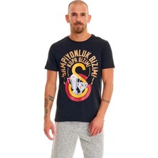 Galatasaray Lisanslı Şampiyonluk Bizim! Kupa Bizim! Erkek T-Shirt