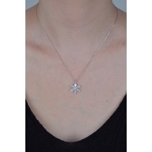 Essare 925 Ayar Beyaz Taşlı Çiçek Kolye Kadın Gümüş Kolye