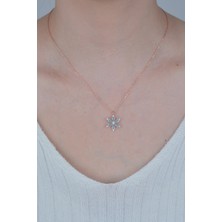 Essare 925 Ayar Milk Yeşili Çiçek Kolye Kadın Gümüş Kolye