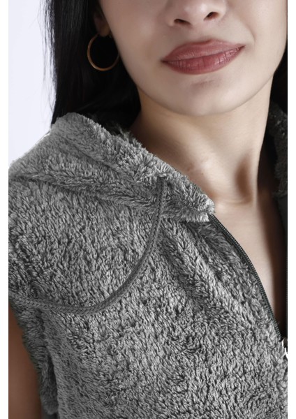 Kadın Gri Peluş Yumoş Fermuarlı Kapüşonlu Yelek 22KYLKPELO modelleri