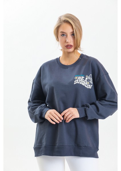 Sırt Baskı Detaylı Bisiklet Yaka Sweatshirt