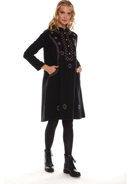 Pazen Uzun Kol Siyah Nakışlı Kısa Elbise