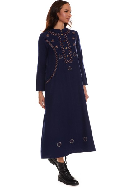 Uzun Kol Pazenlacivert Nakışlı Uzun Elbise fiyatları