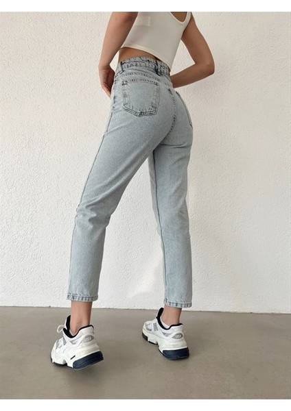90's Buz Mavi Fit Mom Jean Likralı Kot Pantolon modelleri