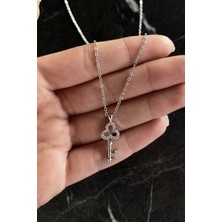 Takı Home Gümüş Renk Anahtar Figürlü Zincir Kolye