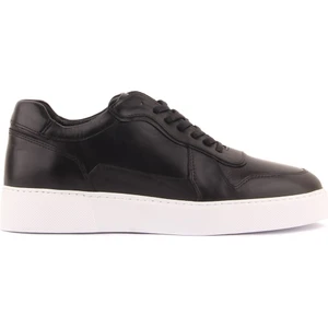 - Siyah Deri Bağcıklı Erkek Sneaker