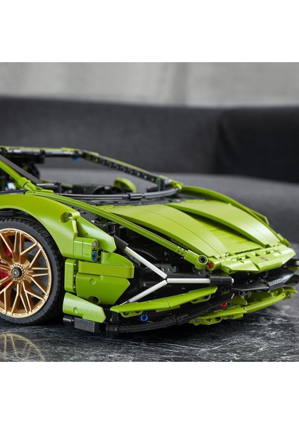 Technic Lamborghini Sián FKP 37 42115 -  Spor Araba Seven Yetişkinler İçin Koleksiyonluk Yaratıcı Oyuncak Model Yapım Seti (3696 Parça)