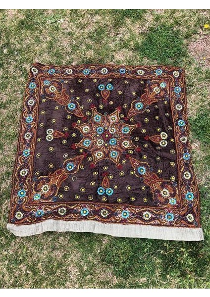 El İşi Otantik Işlemeli Boncuklu Taşlı Kadife Masa Örtüsü 96X102CM 014