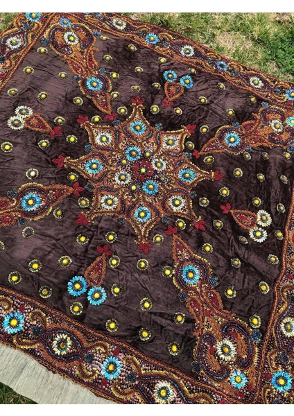 El İşi Otantik Işlemeli Boncuklu Taşlı Kadife Masa Örtüsü 96X102CM 014 modelleri