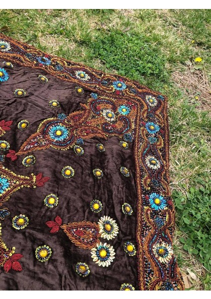 El İşi Otantik Işlemeli Boncuklu Taşlı Kadife Masa Örtüsü 96X102CM 014 indirimleri