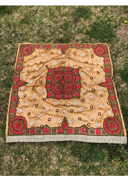 El İşi Otantik Işlemeli Boncuklu Taşlı Kadife Masa Örtüsü 96X103CM 015