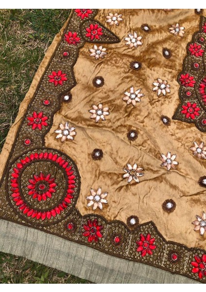 El İşi Otantik Işlemeli Boncuklu Taşlı Kadife Masa Örtüsü 96X103CM 015 modelleri