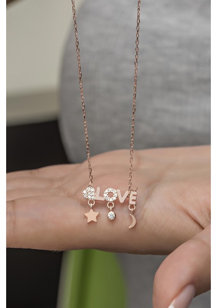 925 Ayar Gümüş Şans Figürlü Love Kolye modelleri
