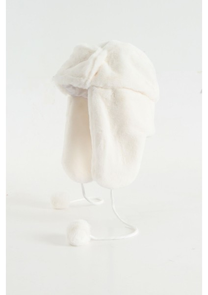 Suni Kürk Peluş Kulaklı Ponpon Detaylı Şapka - Beyaz
