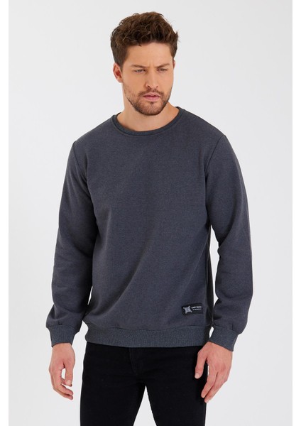 Bisiklet Yaka Etiket Detayı Içi Pamuklu Erkek Sweatshirt