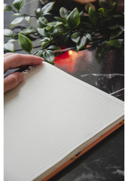Sert Kapak Spiralli Kareli Defter