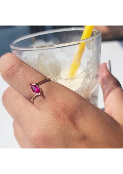 Altın Yüzük - 0.60 Karat Mekik Ruby Taşlı Es Pırlanta Montörü 14 Ayar Altın Evlilik Teklifi Yüzüğü fiyatları