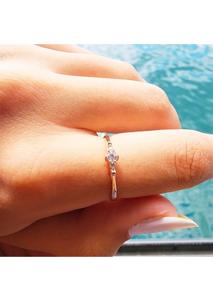 Altın Yüzük - 0.30 Karat Tria Pırlanta Montörü Signity Swarovski Taşlı 14 Ayar Altın Evlilik Teklifi Yüzüğü