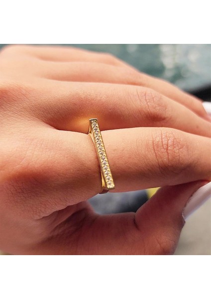 Altın Yüzük - 14 Ayar Altın Çizgi Sıra Zirkon Taşlı Yüzük - Anneler Gününe Hediye Altın Yüzük