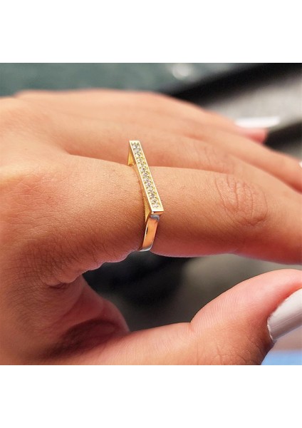 Altın Yüzük - 14 Ayar Altın Çizgi Sıra Zirkon Taşlı Yüzük - Anneler Gününe Hediye Altın Yüzük modelleri