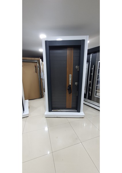 Ahşap Desenli Çelik Kapı Sol Açılım