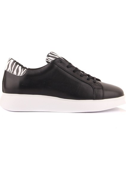 - Siyah Deri Bağcıklı Erkek Sneaker