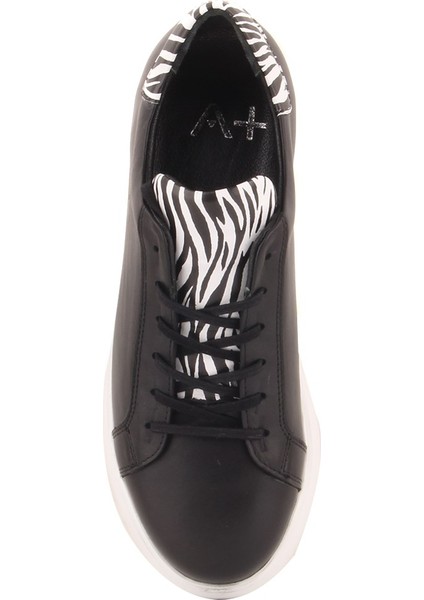 - Siyah Deri Bağcıklı Erkek Sneaker