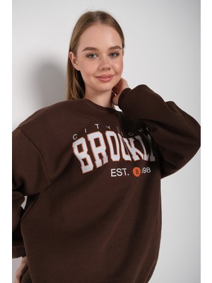 Trendseninle Kadın Oversize Brooklyn Citylights Baskılı Sweatshirt