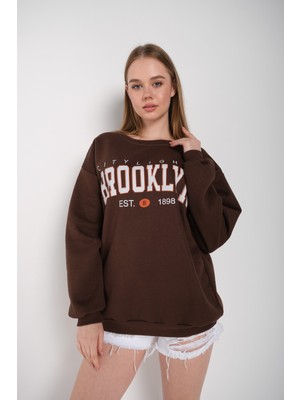 Trendseninle Kadın Oversize Brooklyn Citylights Baskılı Sweatshirt