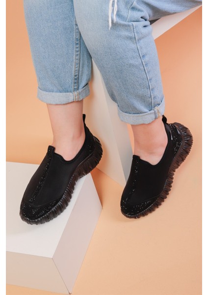 Lucas Siyah Renkli Siyah Parlak Taş Detaylı Lux Kadın Spor Ayakkabı modelleri