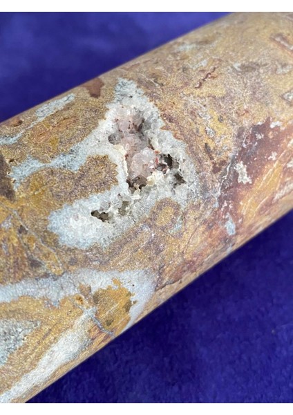 Kuvars Taş Oluşumlu Mermer Granit Taş 13CM 639 Gram modelleri
