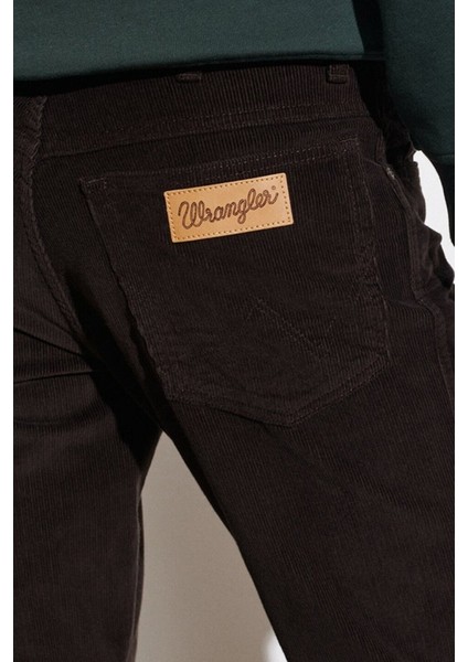 WRANGLER Erkek Texas Slim Fit Dar Kesim Normal Bel Kadife Esnek Pantolon