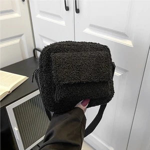 Peluş Kumaş Tek Omuz Çapraz Çanta Kuzu Derisi Kürk