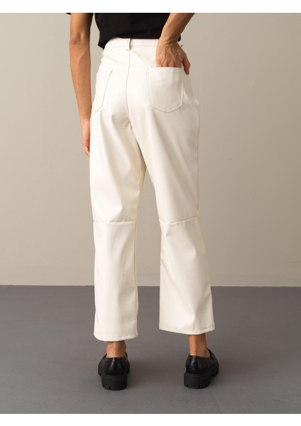 Kadın Ekru Regular Fit Deri Görünümlü Pantolon fırsatları