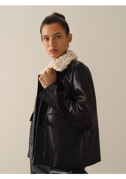 Kadın Siyah Deri Görünümlü Oversize Ceket fiyatları