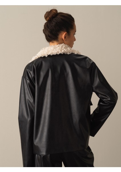 Kadın Siyah Deri Görünümlü Oversize Ceket fırsatları