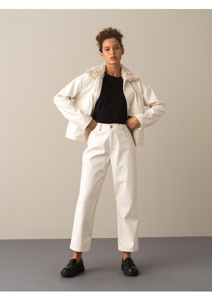 Kadın Ekru Deri Görünümlü Oversize Ceket