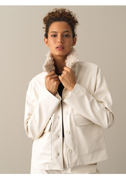 Kadın Ekru Deri Görünümlü Oversize Ceket fiyatları