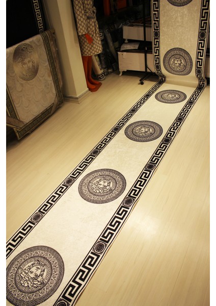 Medusa Motif Beyaz Halı-Yolluk Süngerli Yüzey-Deri Taban fırsatları