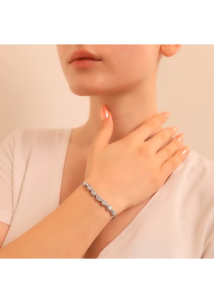 925 Ayar Gümüş Oval Taşlı Asansörlü Bileklik fırsatları