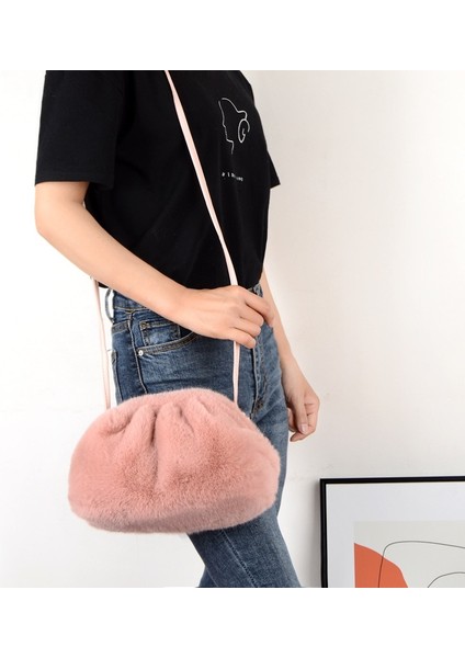 Klipsli Omuz Çantası Şık Yumuşak Peluş Crossbody Faux Fur Tote fırsatları