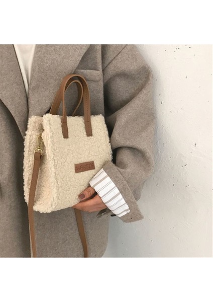 Omuz Çantası Kuzu Yünü Sıcak ve Yumuşak Kare Çapraz Askılı Taşınabilir Rahat