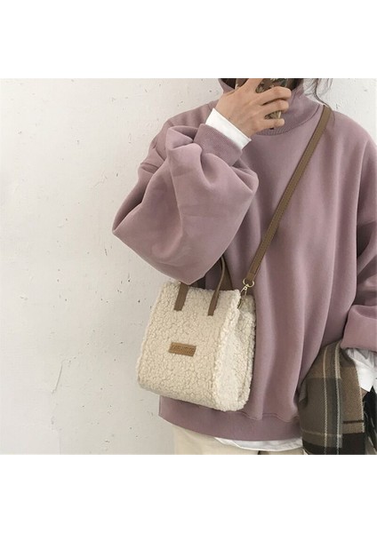 Omuz Çantası Kuzu Yünü Sıcak ve Yumuşak Kare Çapraz Askılı Taşınabilir Rahat fiyatları