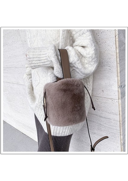 Kova Tote Suni Kürk Tek Omuz Çapraz Askılı Peluş Tote