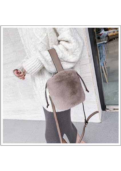 Kova Tote Suni Kürk Tek Omuz Çapraz Askılı Peluş Tote modelleri