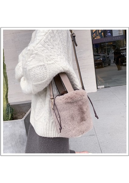 Kova Tote Suni Kürk Tek Omuz Çapraz Askılı Peluş Tote fırsatları